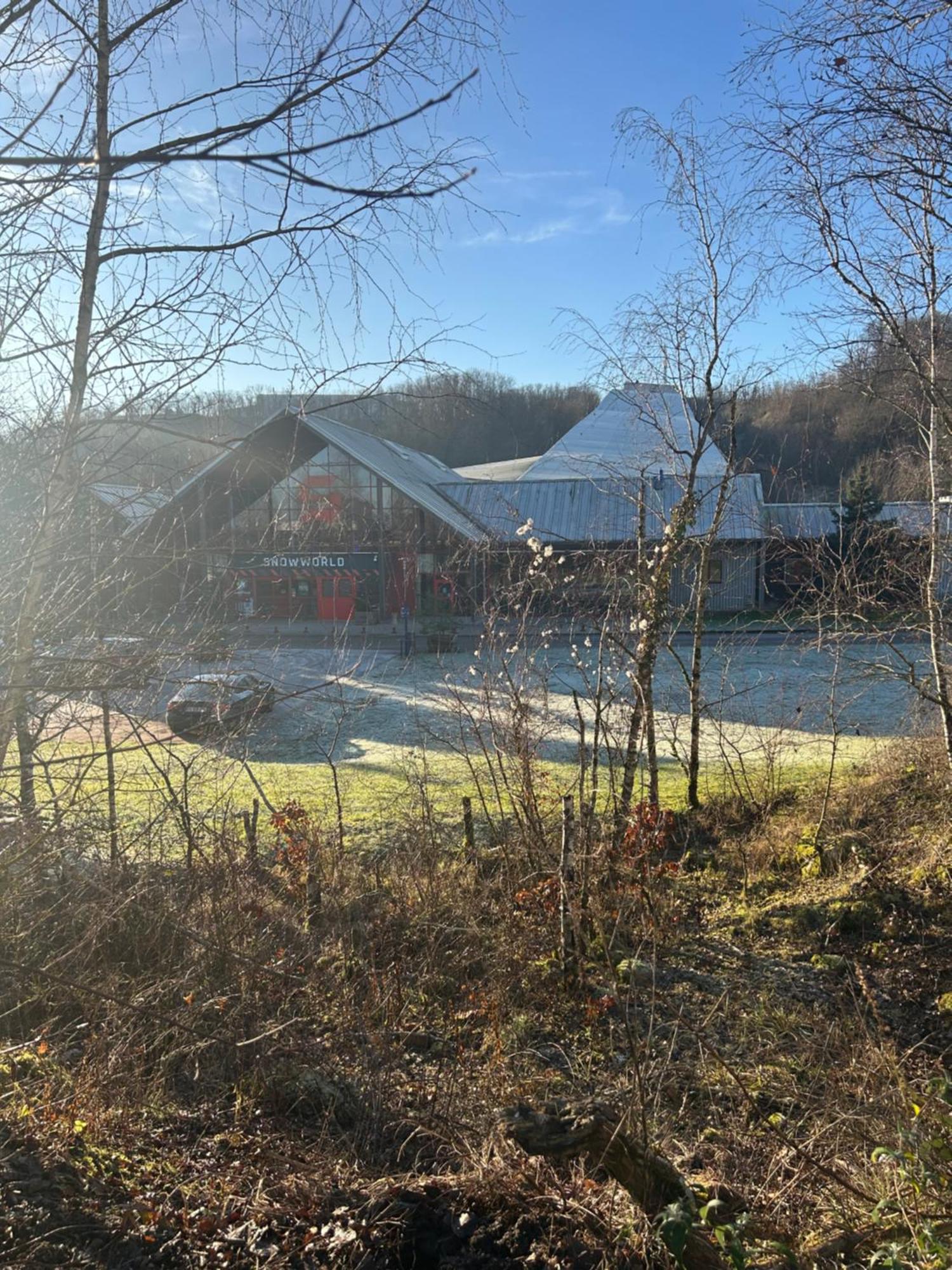 Studio Prestige Avec Terrasse Le Chene Dore Au Coeur Du Centre Touristique Cite Des Loisirs 200 M Du Galaxie,Face Au Snowworld Parking Gratuit Privatif Amnéville Extérieur photo